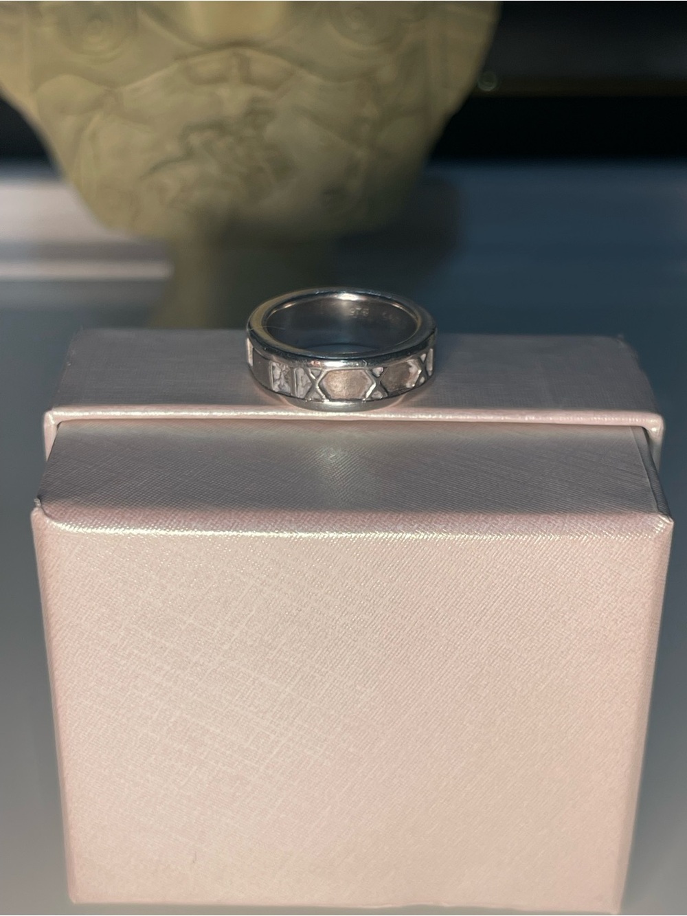 Tiffany & Co 925 Sterling Silver ring size 4 with COA. - Picture 7 of 10